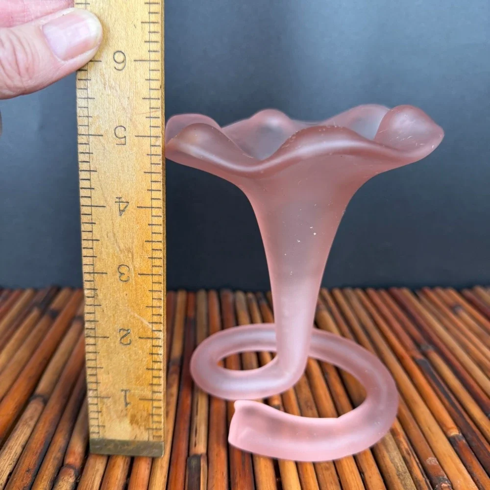 Vintage Vase Pink Art  Satin Glass Ruffle Vase Loop Base Studio 6in Beauty! 2000